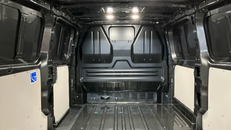 Volkswagen Transporter T32 Lwb Electric 100kW 65kWh Commerce Pro Van Auto